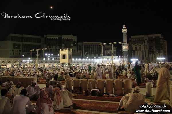 تقرير مصور : رمضان في بيت الرحمن .. متعوا عيونكم بالمناظر الروحانية