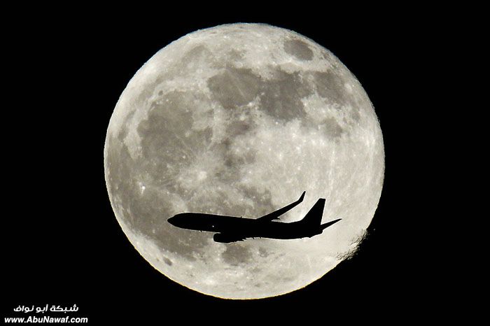 صور حول العالم‎ : الطائرة والقمر + فقر وفقراء .. والمزيد