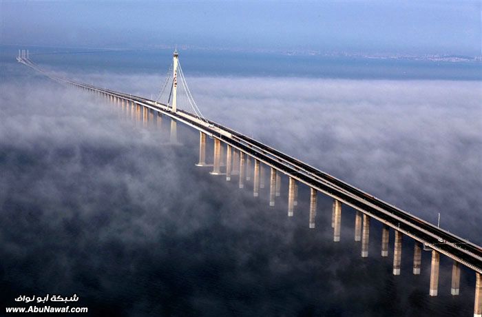 صور حول العالم : فيلم السنافر + أطول جسر بحري بالعالم .. والمزيد