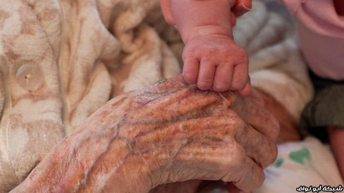 6 أجيال : مولودة تشاهد جدة جدة أمها 