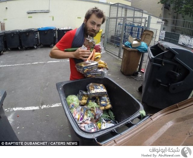 رجل يعيش على طعام القمامة .. والسبب !